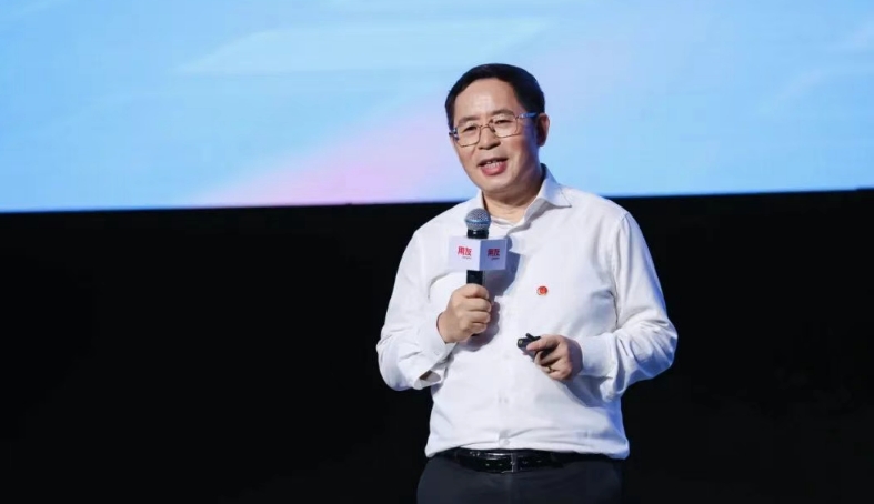 王文京：让AI在企业落地