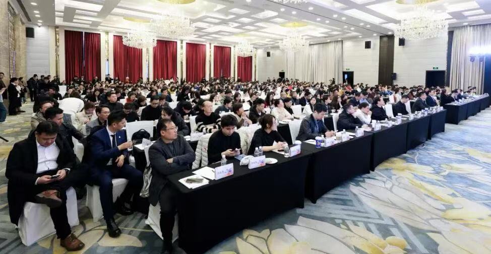 养“龙虾”大热，用友YonSuite企业AI峰会上海首站超火爆！